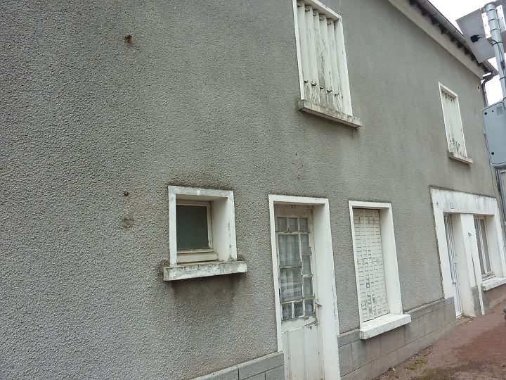 Stone house to renovate near Liglet