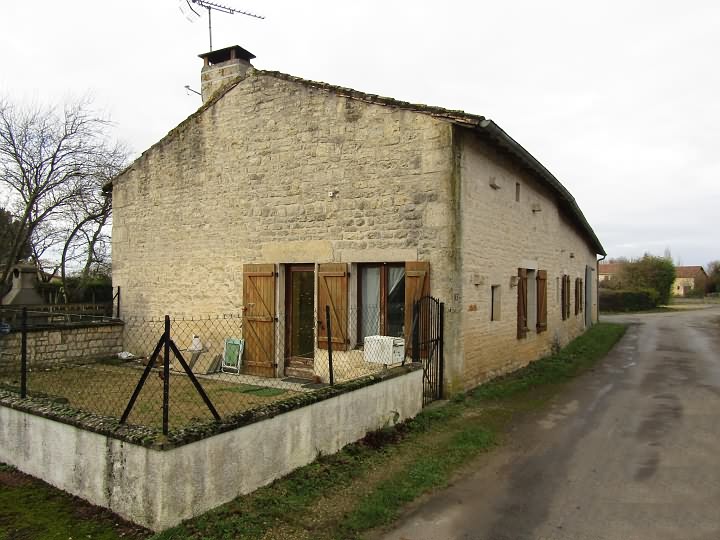 3 bed stone house for sale near Ardilleux