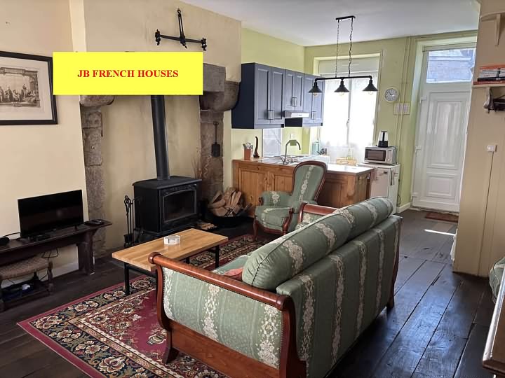 2 bed stone house for sale near Lesbois
