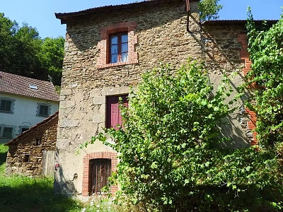 Stone house to renovate near Farges