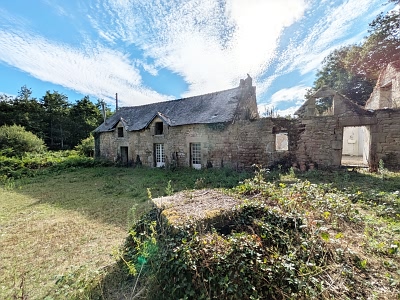Stone house to renovate near BRITTANY CENTRE and BRITTANY CENTRE WEST