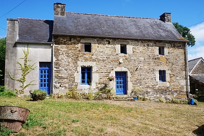 3 bed stone house for sale near Keraden