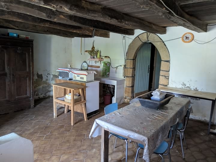 Stone house to renovate near BRITTANY CENTRE and BRITTANY CENTRE WEST