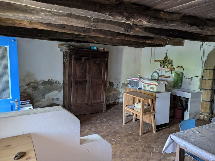 Stone house to renovate near BRITTANY CENTRE and BRITTANY CENTRE WEST
