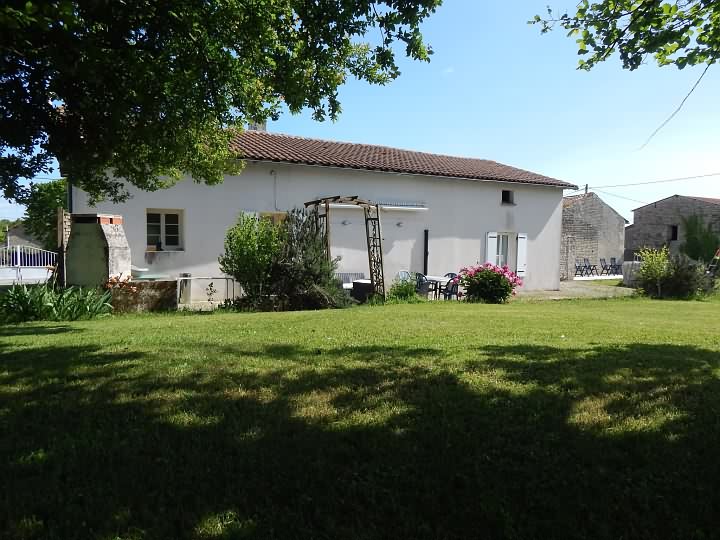 4 bed stone house for sale near Ardilleux