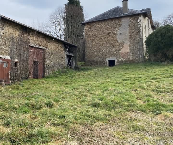 4 bed stone house for sale near Grand Bueix