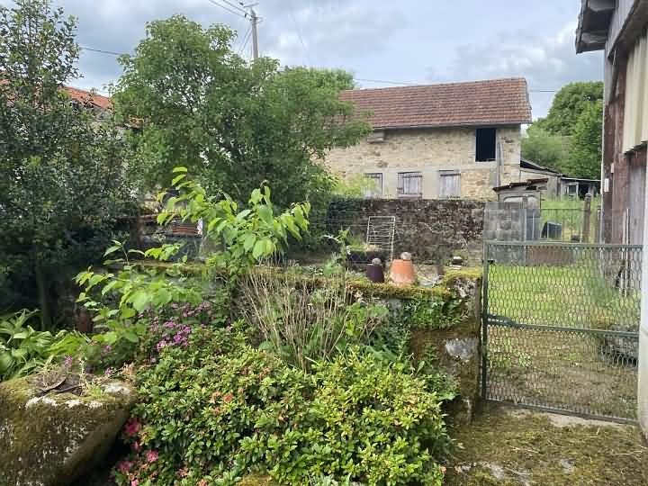 4 bed stone house for sale near Bujaleuf
