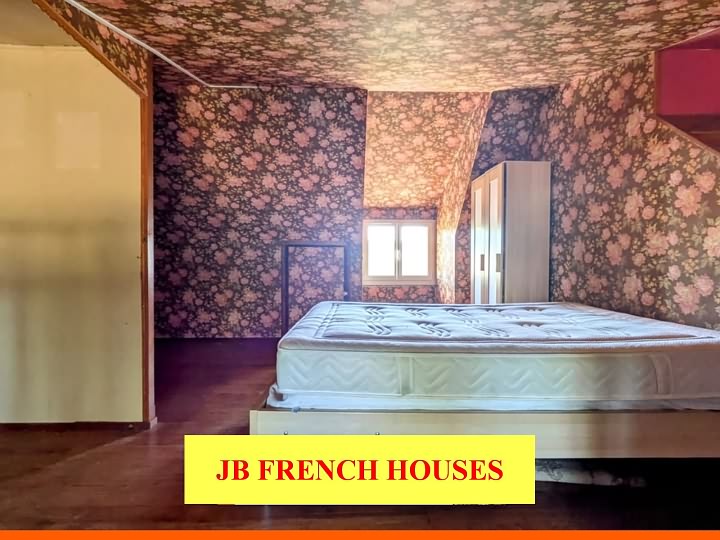 3 bed stone house for sale near Igé