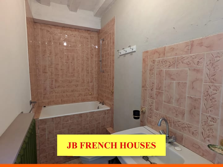 3 bed stone house for sale near Igé