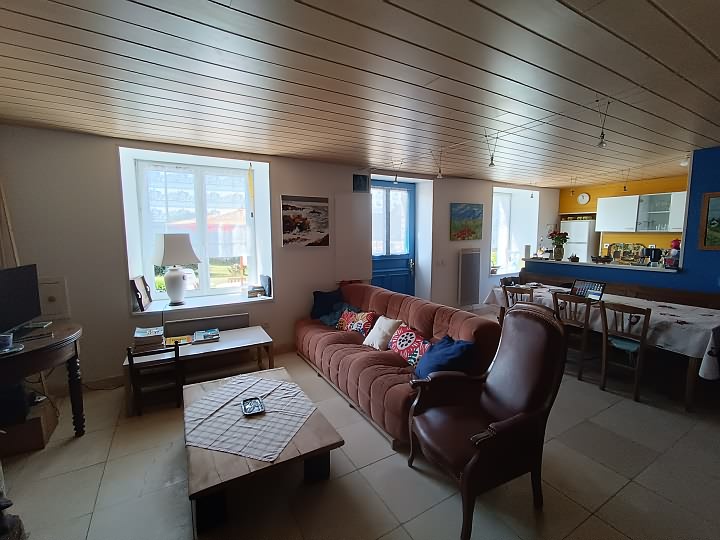 Maison en pierre de 3 chambres à vendre près de Bothoa