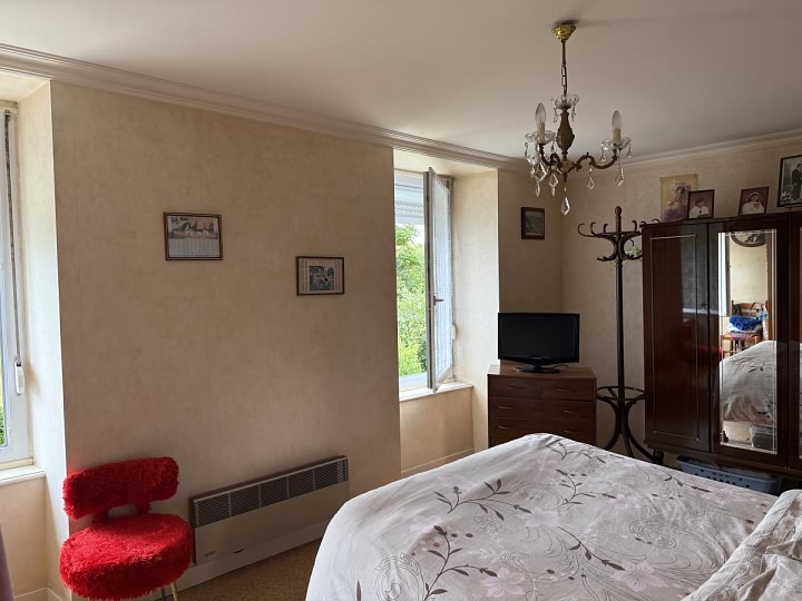 5 bed stone house for sale near Treve