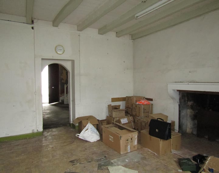 Stone house to renovate near Ardilleux
