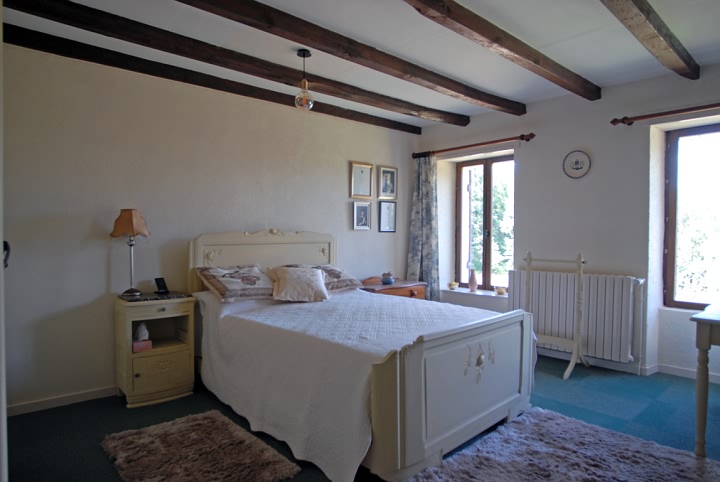 3 bed stone house for sale near Vanxains