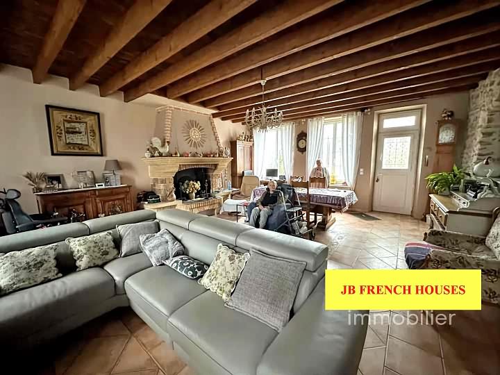 4 bed stone farmhouse for sale near Noth