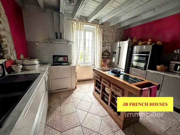 4 bed stone farmhouse for sale near Noth