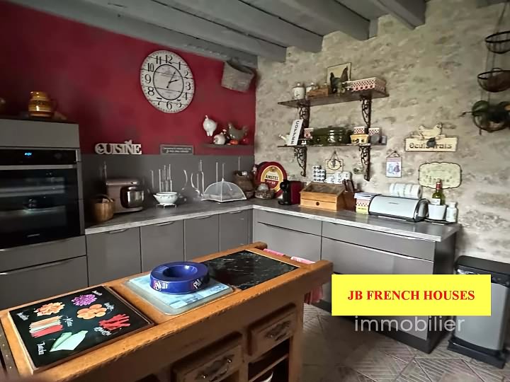 4 bed stone farmhouse for sale near Noth