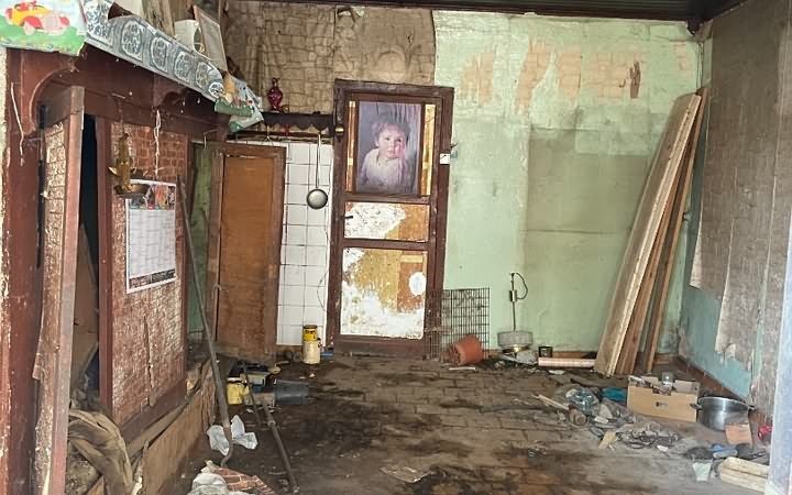 Stone house to renovate near Castels