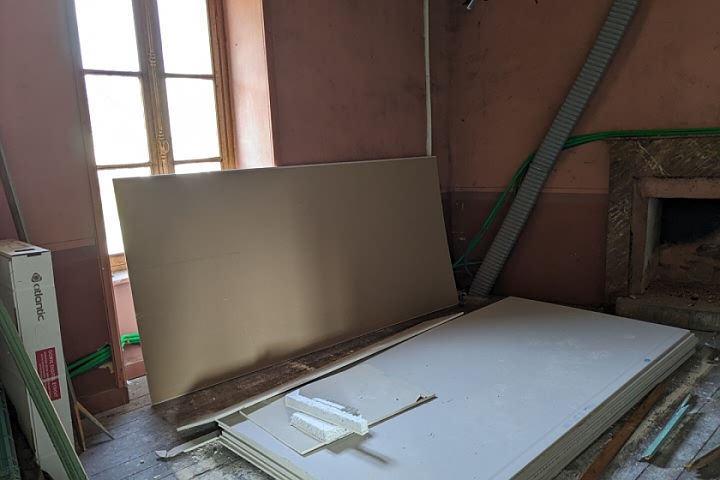 2 bed stone house for sale near Peer