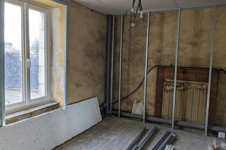 2 bed stone house for sale near Peer