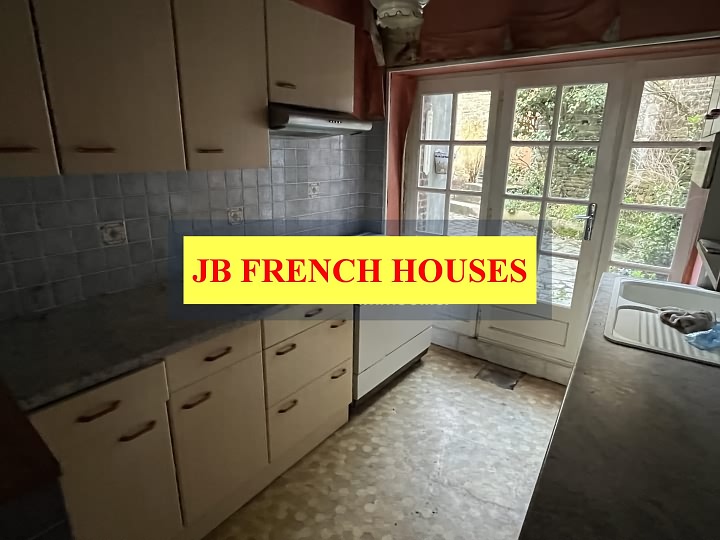 5 bed stone house for sale near Burcy