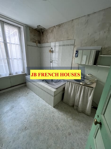 5 bed stone house for sale near Burcy