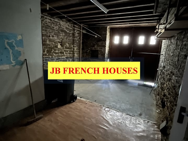5 bed stone house for sale near Burcy