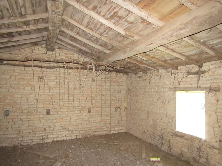 Stone barn to renovate near Ardilleux