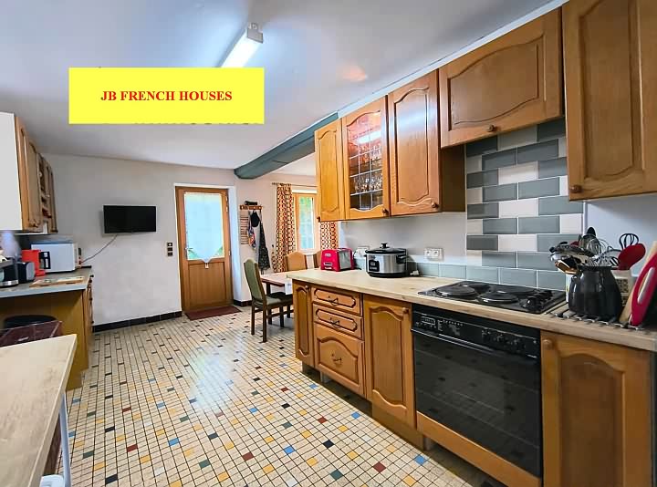 3 bed stone house for sale near Lesbois