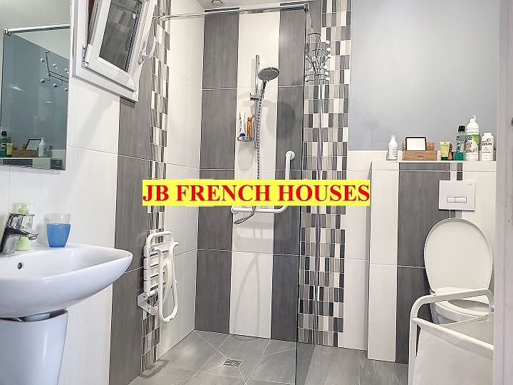 4 bed stone house for sale near Missiriac
