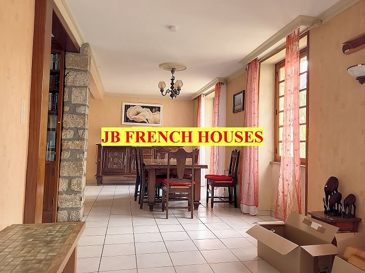 4 bed stone house for sale near Missiriac
