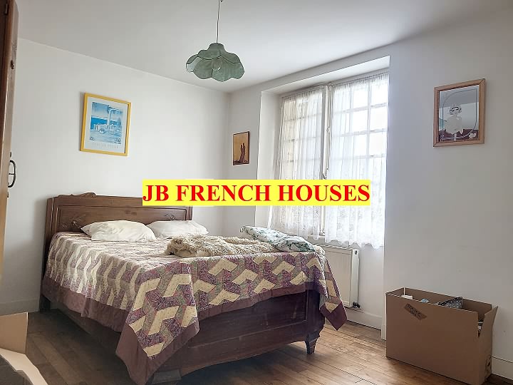 4 bed stone house for sale near Missiriac