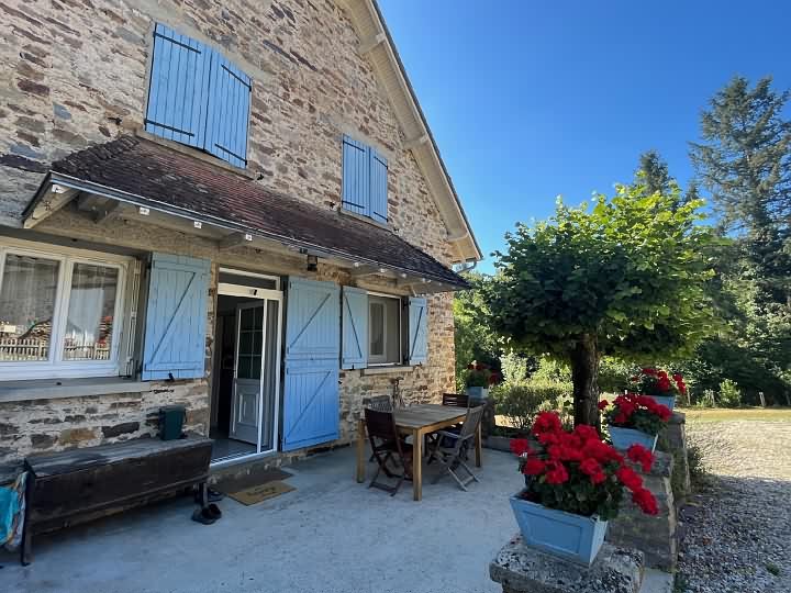 4 bed stone house for sale near Affieux