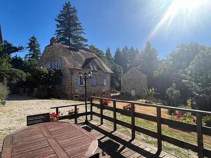 4 bed stone house for sale near Affieux