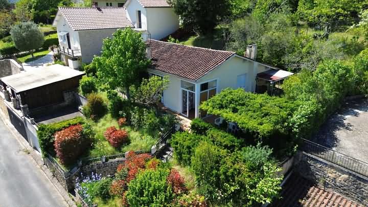 2 bed stone house for sale near Castels