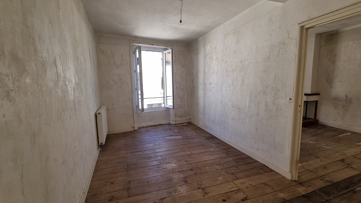 5 bed stone house for sale near Goulat