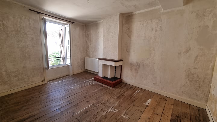 5 bed stone house for sale near Goulat