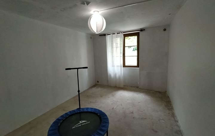 2 bed stone house for sale near Averton