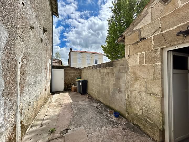 2 bed stone house for sale near Gentray