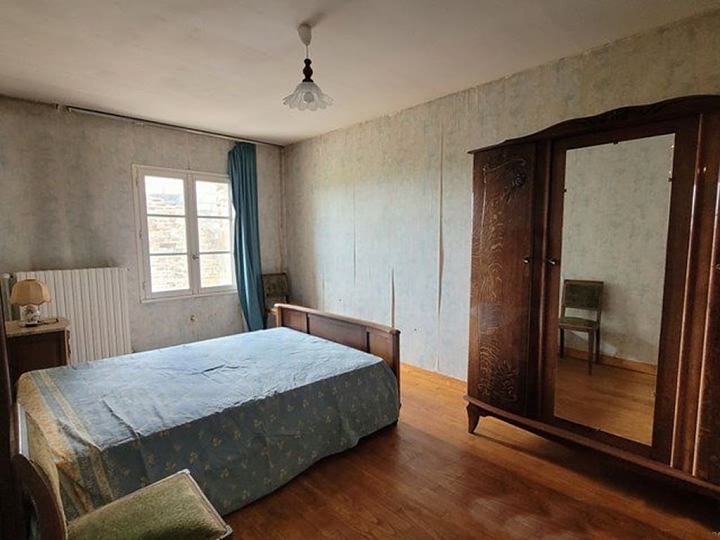 4 bed stone house for sale near Bion
