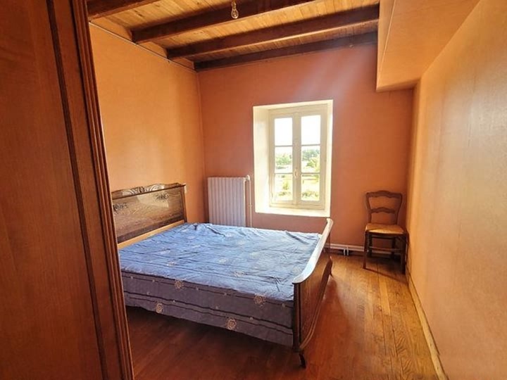 4 bed stone house for sale near Bion