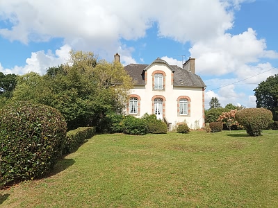 5 bed stone house for sale near Perret