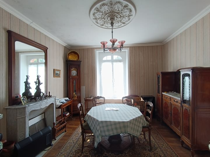 5 bed stone house for sale near Perret