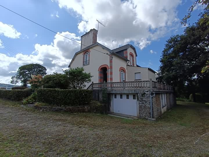 5 bed stone house for sale near Perret