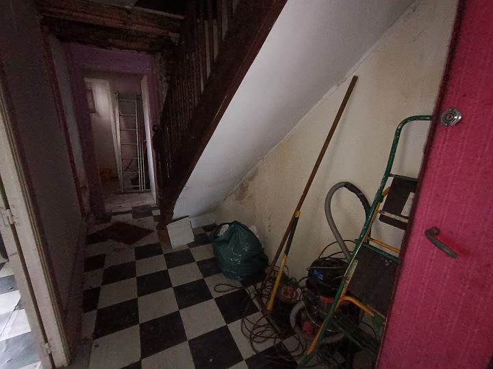 Stone house to renovate near Perret