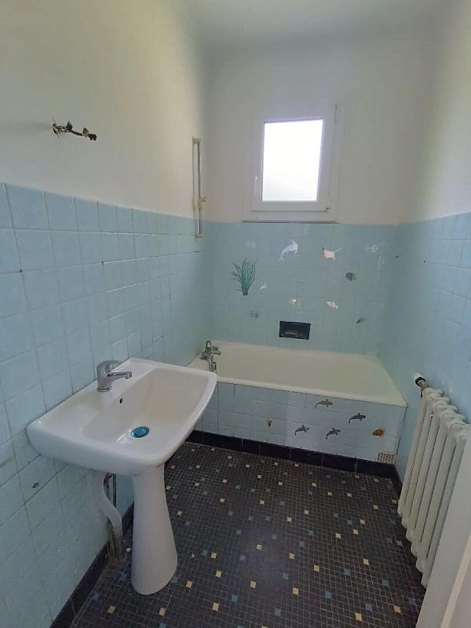 2 bed house for sale near Perret
