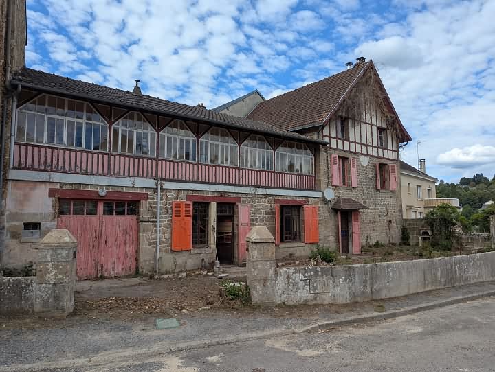 3 bed stone house for sale near Bujaleuf