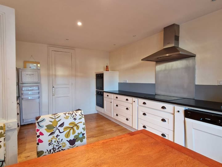 47 bed stone house for sale near Castels