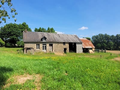Stone house to renovate near Bion