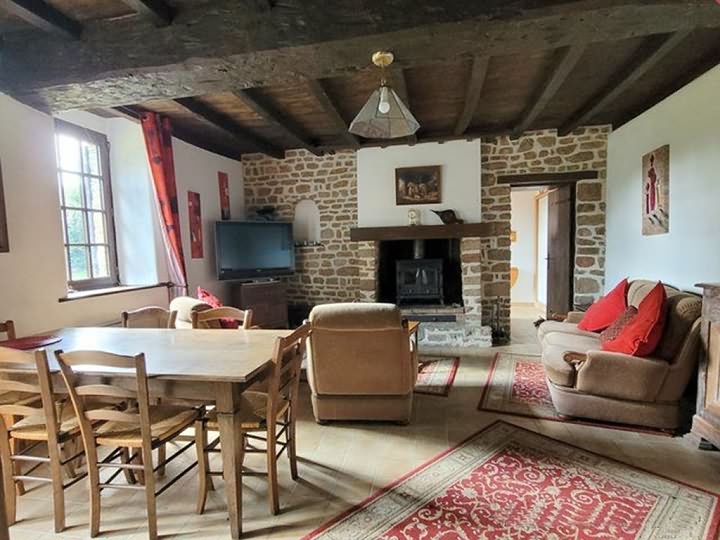 2 bed stone house for sale near Bion