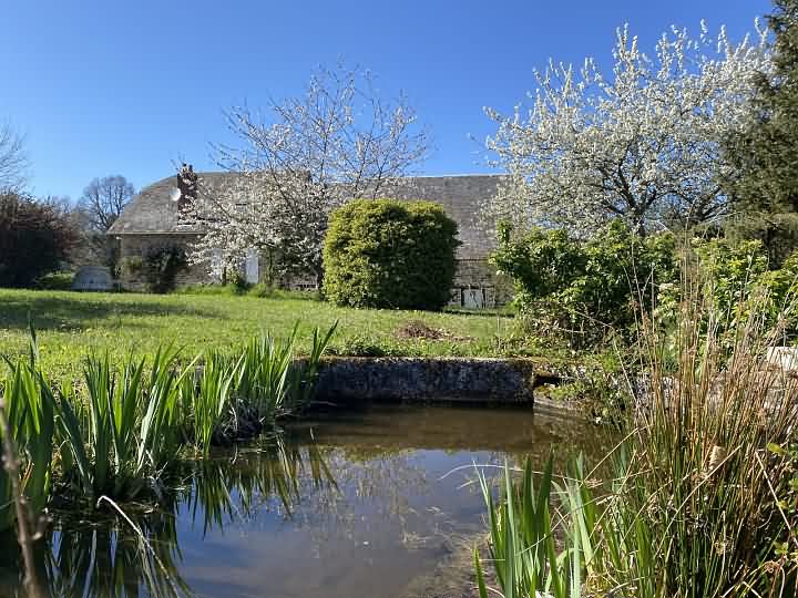 5 bed stone house for sale near Affieux